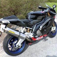 Aprilia RSV 1000 R Factory - SOLGT