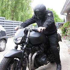 Kawasaki GPZ 1100 uni-trak Solgt