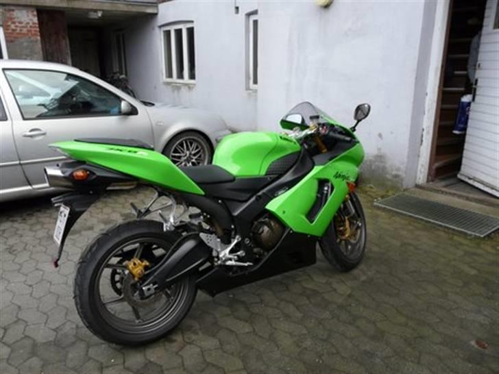 Kawasaki zx-6r SOLGT billede 2