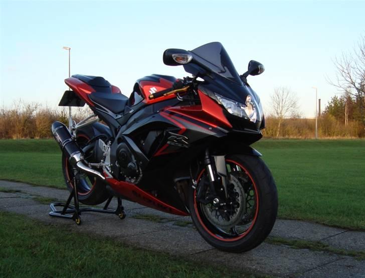 Suzuki GSX-R 750 K8 billede 1