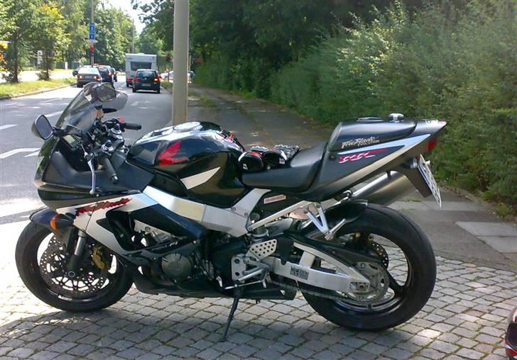 Honda CBR 900 RR billede 4