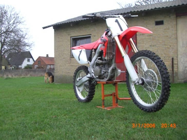 Honda crf 250 us model solgt - datoen passer ikke. det er fra 22 dec 2008. kun gået 13 timer i alt billede 17