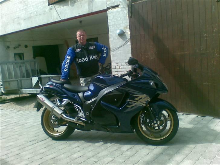 Suzuki Hayabusa - Det er bare mig,bag ved min Busa. billede 1