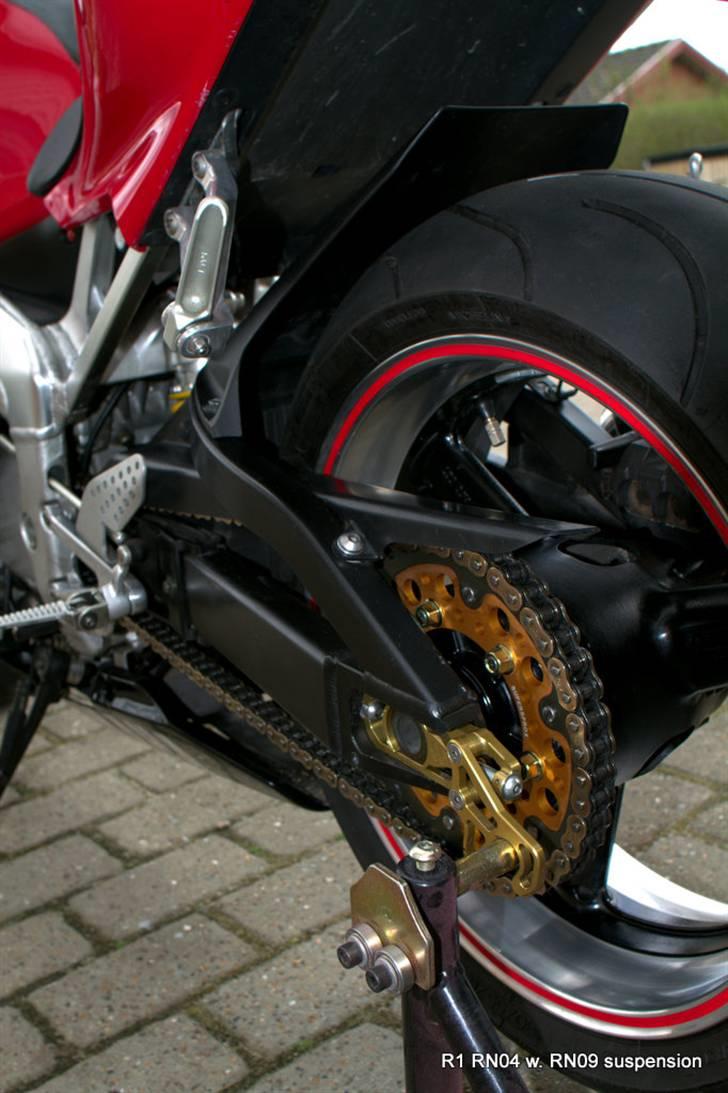 Yamaha YZF-R1 (Solgt) - Gilles kædestrammere og Supersprox 44 tand kædehjul billede 3