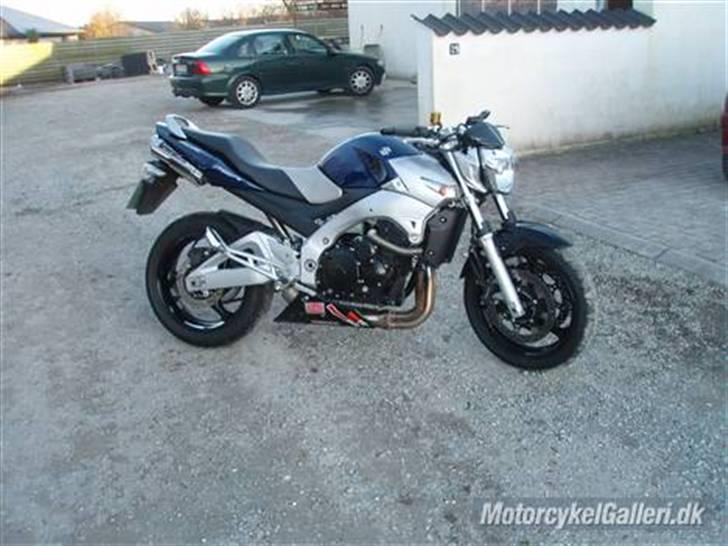 Suzuki GSR billede 2