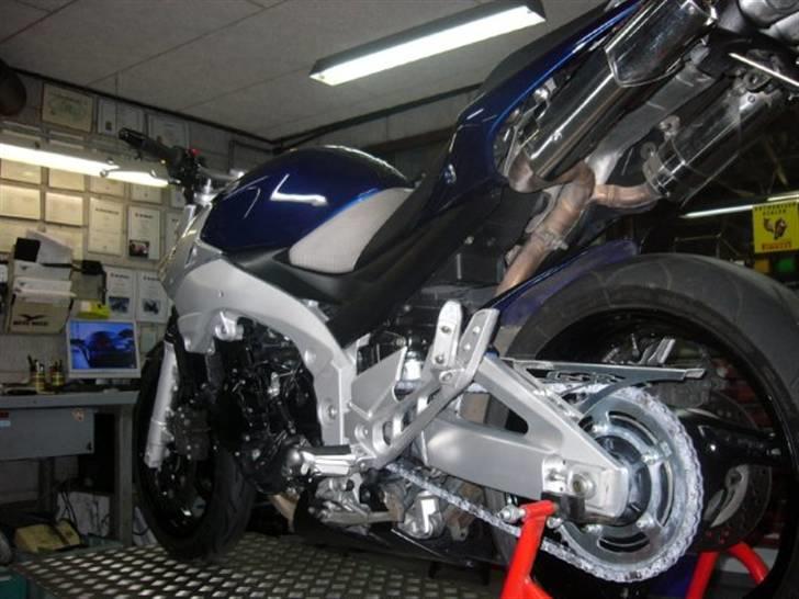 Suzuki GSR billede 7