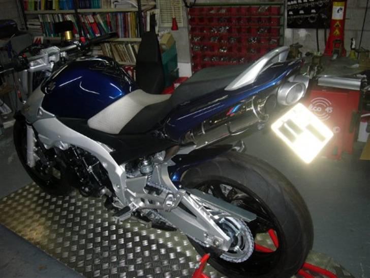 Suzuki GSR billede 9