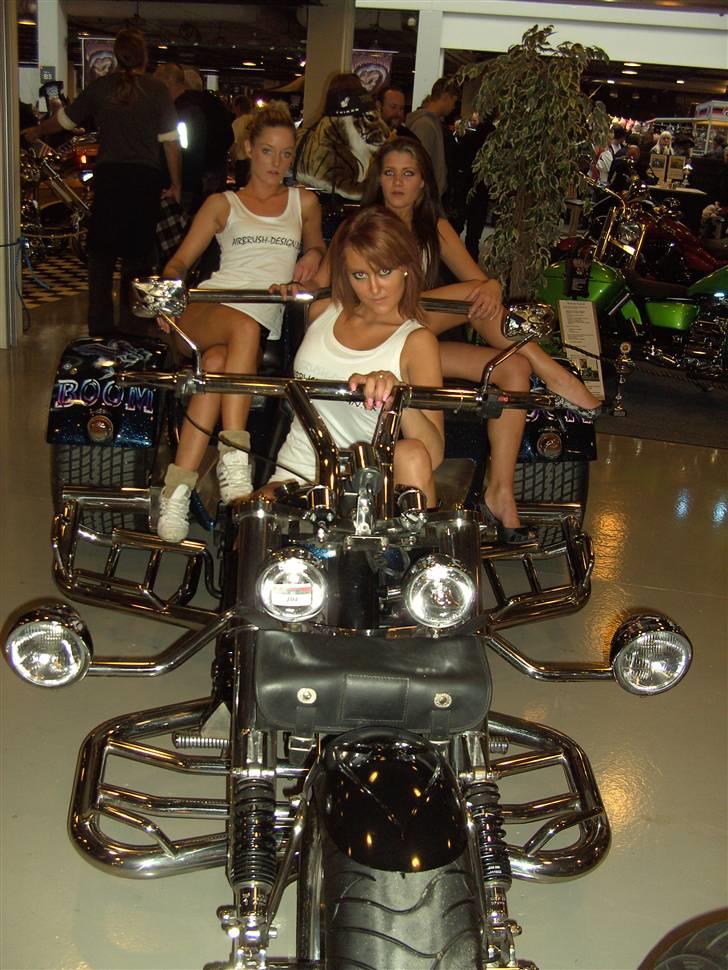 Universal Boom-Family - Trikes og Søde piger, passer godt sammen. billede 2