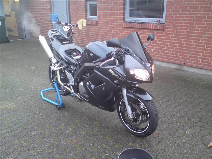 Suzuki SV 650 S *SOLGT* billede 11