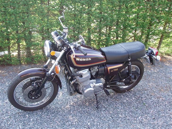 Honda cb 750 k7 billede 4