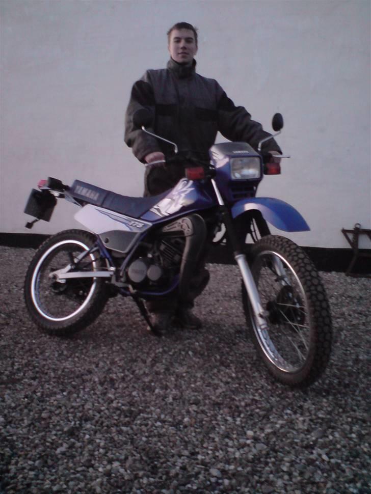 Yamaha DT 175 (solgt) - Ja det er så den glade ejer og dyret :P billede 1