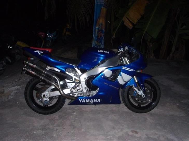 Yamaha R1 billede 9