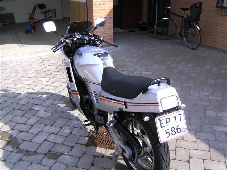 Yamaha FZ 750 billede 4