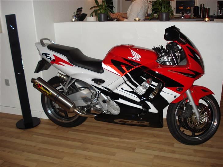 Honda CBR 600 F3 Pc31 SOLGT - vinterhi i stuen billede 16