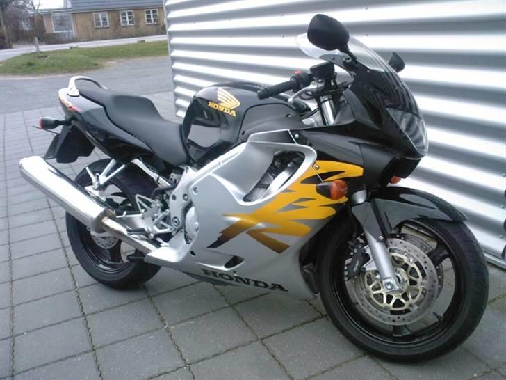 Honda cbr 600 F4(solgt) billede 2