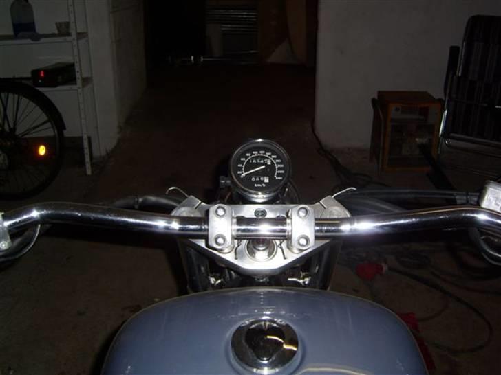 Honda VF 750 Magna SOLGT billede 5