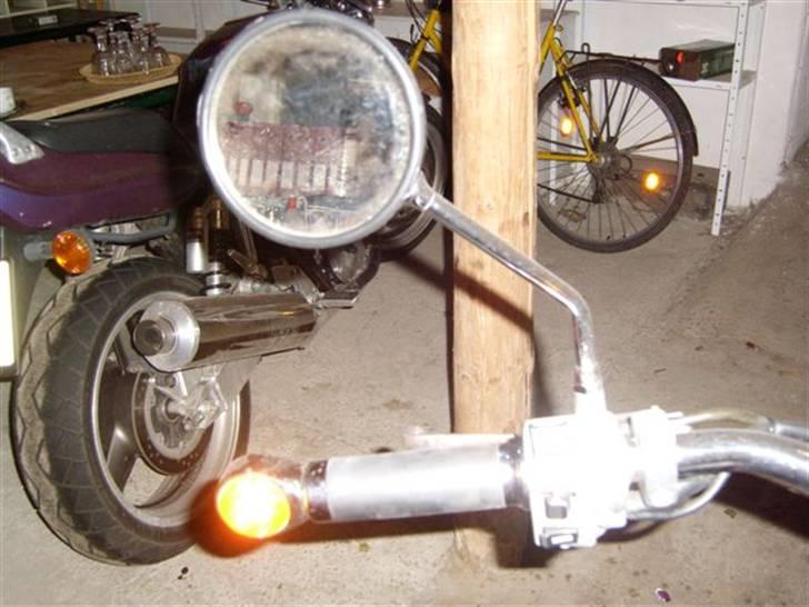 Honda VF 750 Magna SOLGT billede 6