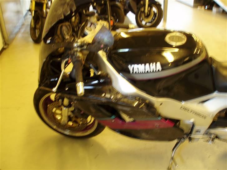 Yamaha fzr 1000 (total skadet) billede 19