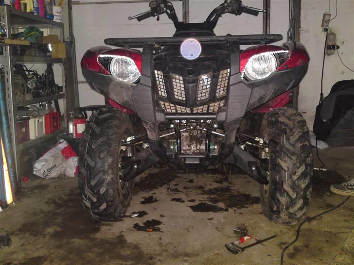 Yamaha Grizzly 700 cc SOLGT! - Mit nye Audi LED lys i fronten, ser godt ud når der er mørkt (: billede 7