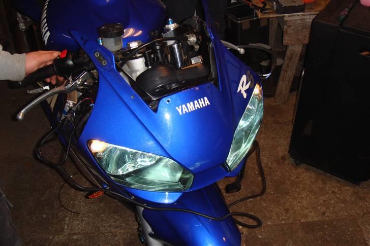 Yamaha YZF R6 - Med xenon billede 3