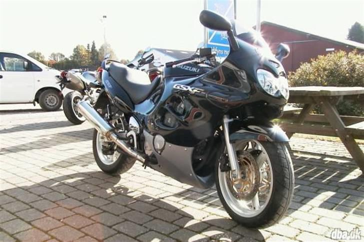 Suzuki GSX 600 F  "SOLGT" billede 1