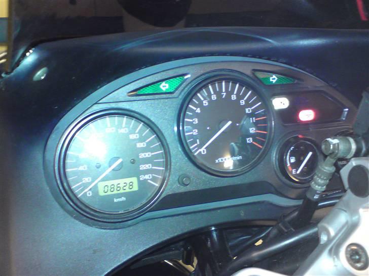 Suzuki GSX 600 F  "SOLGT" billede 2