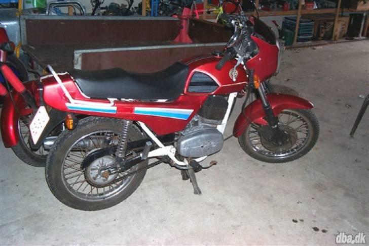 CZ 180 (CZensuella) (SOLGT) billede 1