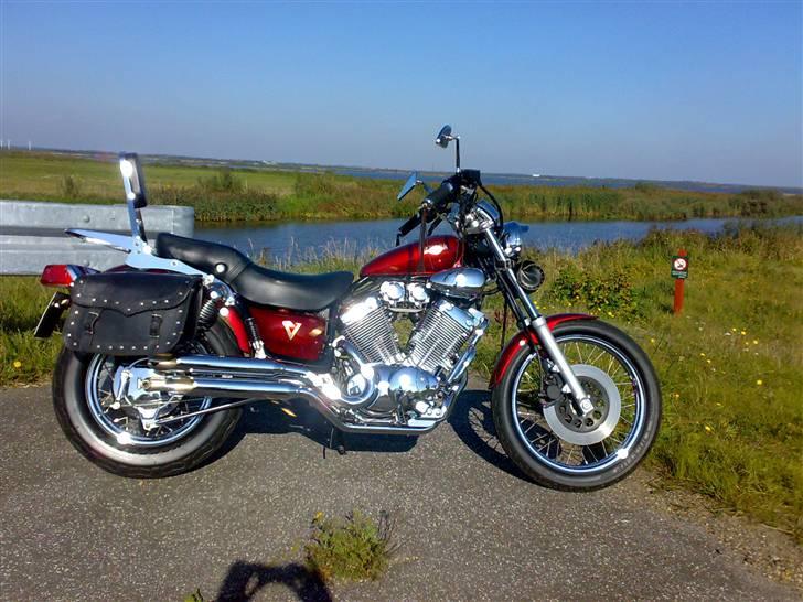 Yamaha Virago 535 - Nyt krom, ny sissybar, nye små frække blinklys, seje sidespejle.... billede 2