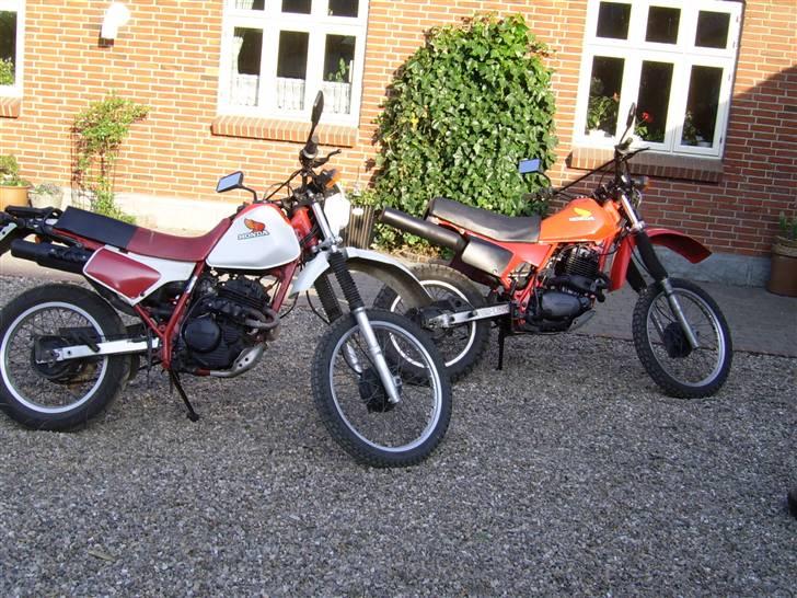 Honda XL 500 R Solgt - her ses den sammen med søren´s lille MC :) billede 9