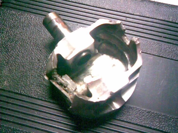 Yamaha XT 350 - hov der røj det drevne olie pumpe hjul billede 8