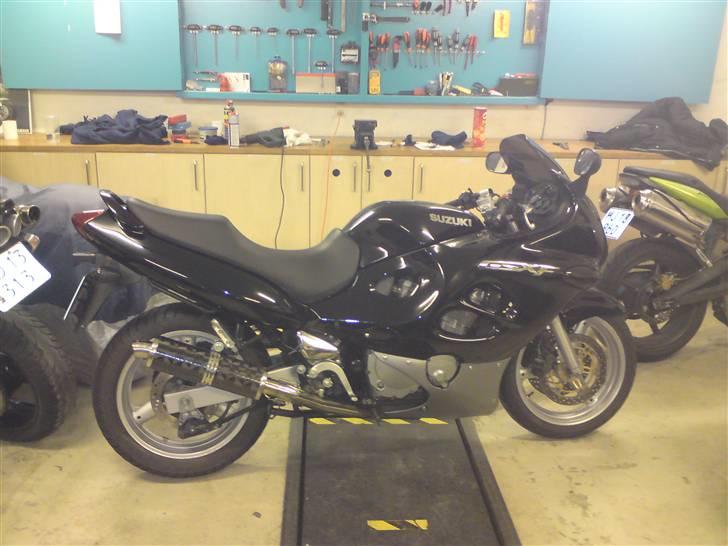 Suzuki GSX 600 F  "SOLGT" billede 9