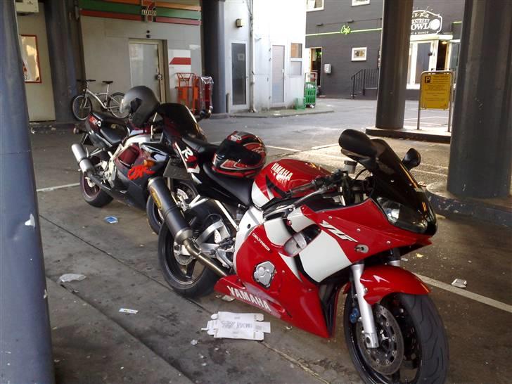 Yamaha yzf R6 billede 2