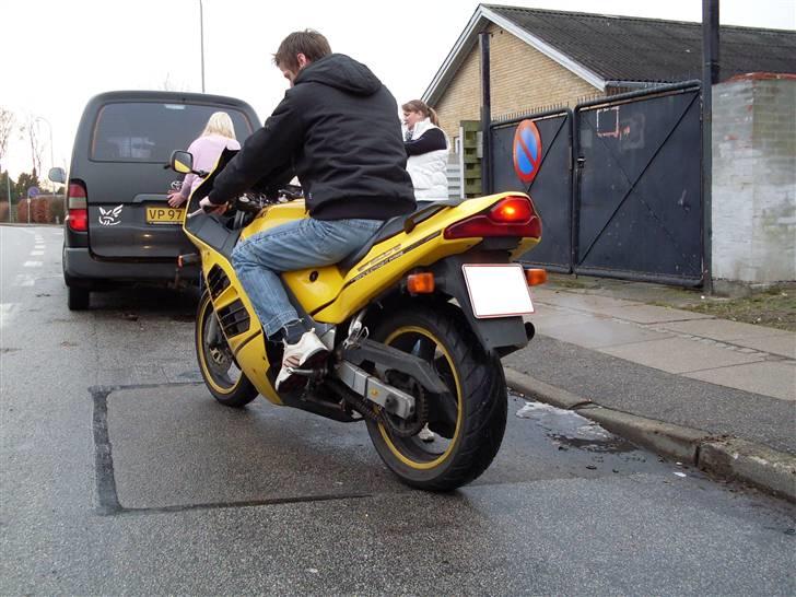 Suzuki RF 600R SOLGT!!!!! billede 2