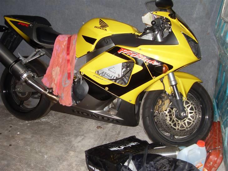 Honda CBR 900RR Fireblade - Så kom den op i transporteren, og turen gik tilbage fra Kbh. til Sønderjylland. billede 7