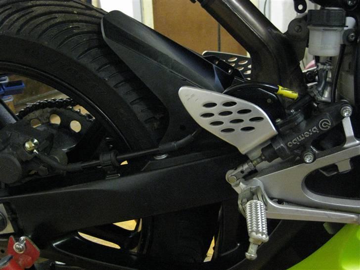 Yamaha YZF-R1 [SOLGT] - Goodridge armerede bremseslanger billede 10