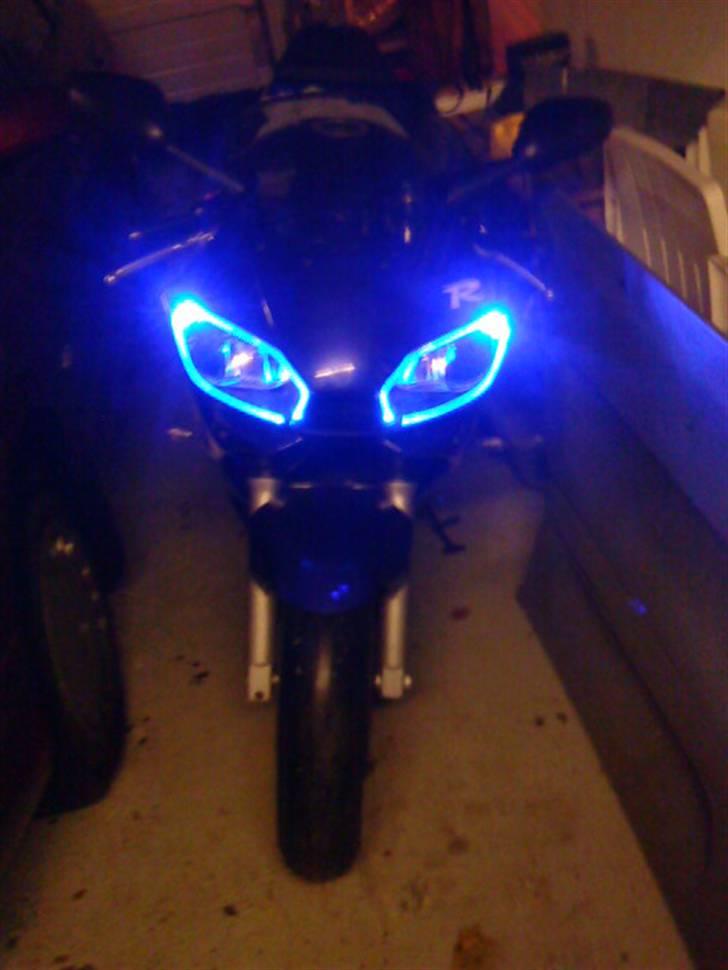 Yamaha yzf-R6 - devil eyes billede 8