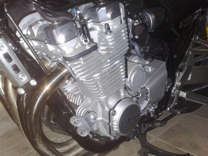 Yamaha XJR 1300 - Motoren billede 2