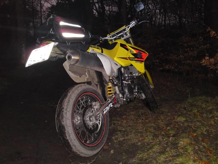 Suzuki DR-Z 400 SM   - Fantastiske dæk til mudder ...NOT !   billede 11