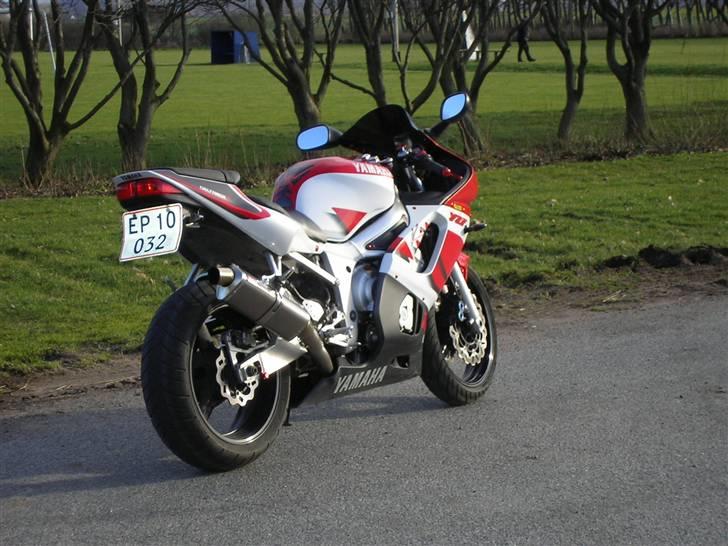 Yamaha yzf r6  SOLGT/totalskadet billede 10