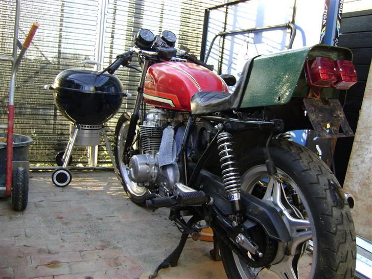 Honda CB 650 Four Solgt - Sådan er den ved at tage form, til den ønskede stand. Se mere i mit fotoalbum, der viser transformationen. billede 20