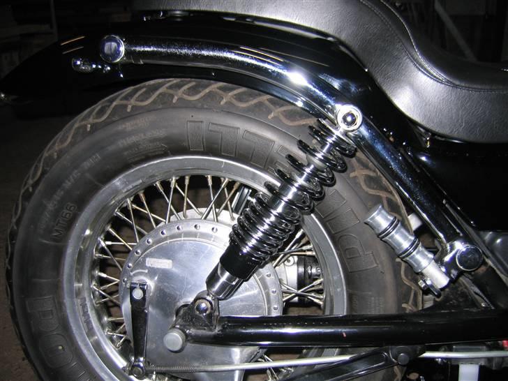 Suzuki Intruder - 280mm støddæmpere monteret billede 18