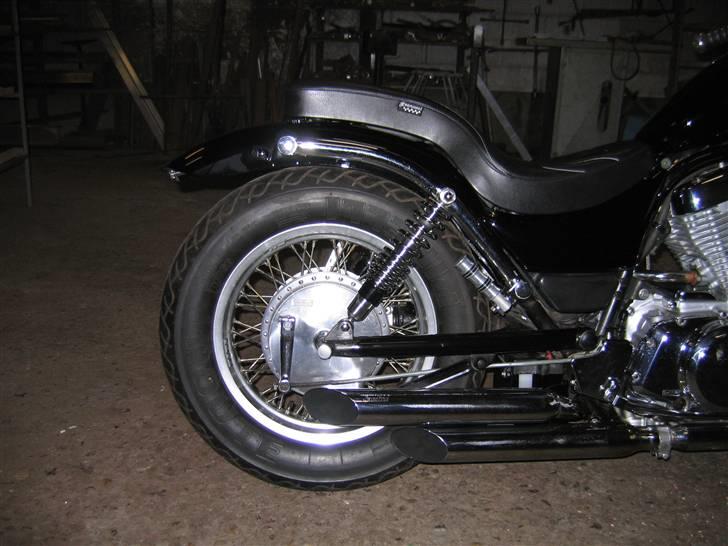 Suzuki Intruder - 280mm støddæmpere monteret billede 19