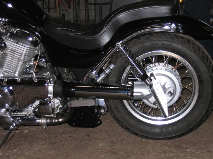 Suzuki Intruder - 280mm støddæmpere monteret billede 20
