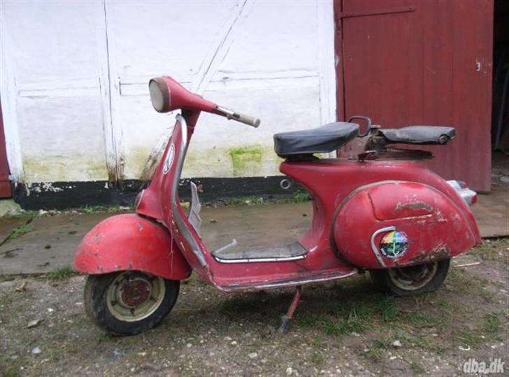 Vespa Popolino - Synes selv den er sjov bla. pga. af de 2 enkel sæder. billede 2