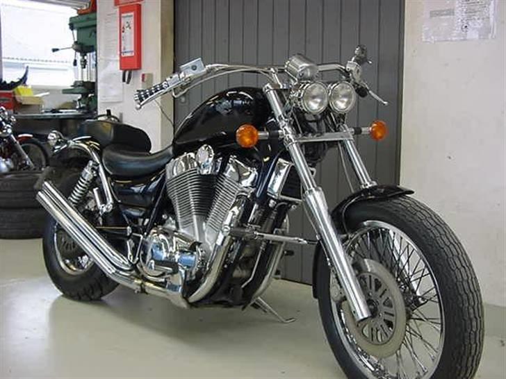 Suzuki intruder vs1400 - min dejlige nye vs 1400 billede 1