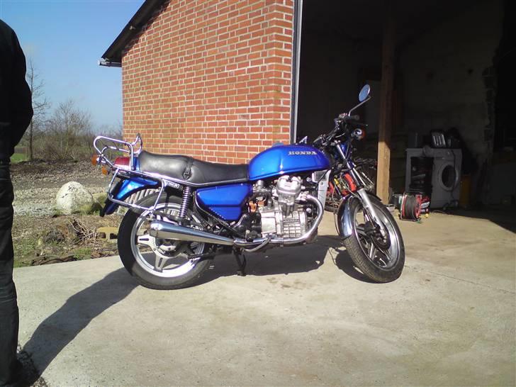 Honda                    CX 500 - Lig inden afgang til Esbjerg Påsketræf, pudsede til kl halv 3 om natten for at være klar billede 2