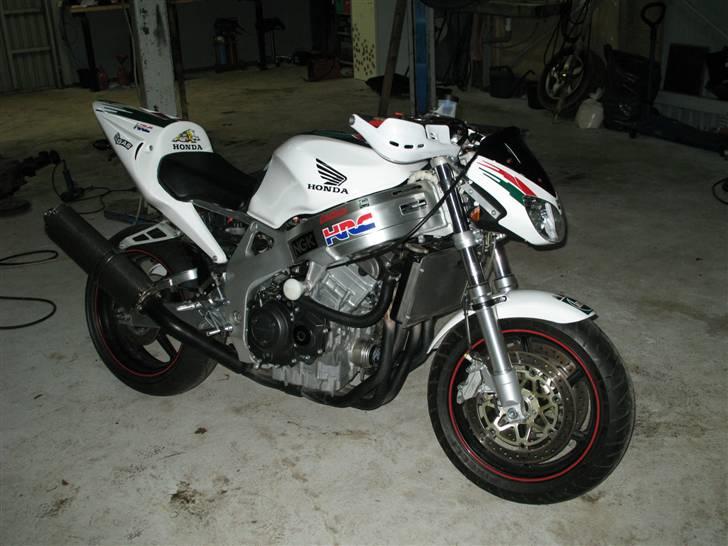 Honda CBR 900RR billede 2