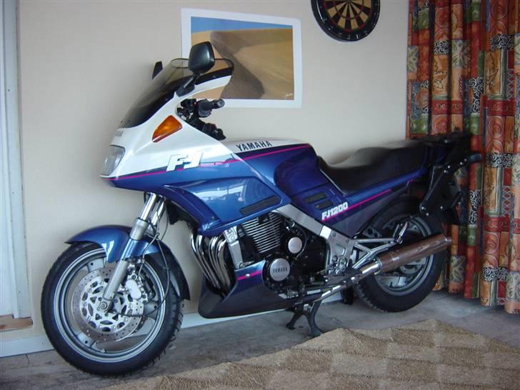 Yamaha FJ 1200 - FJeren sat ind for vinteren i havestuen billede 5