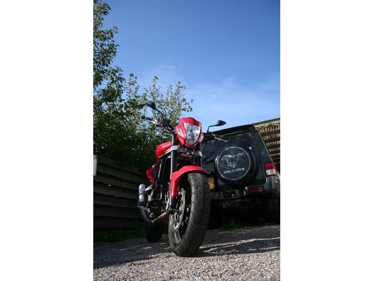 {{currentPhoto.altText}} billede {{currentPhoto.number}}