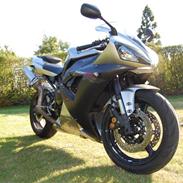 Yamaha yzf r1
